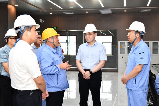 新安縣委書(shū)記、縣長(cháng)王智一行到萬(wàn)基控股集團調研