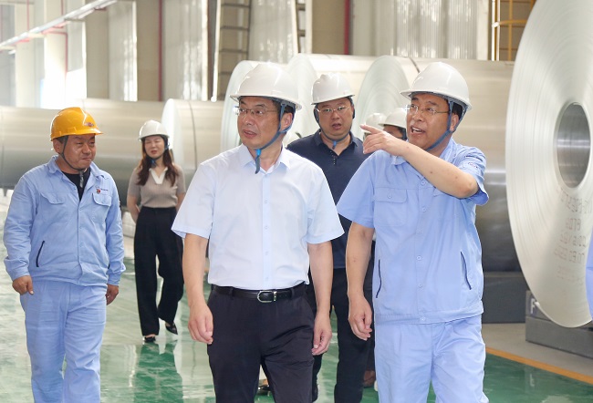 國晟集團黨委副書(shū)記、總經(jīng)理陳增仁一行到萬(wàn)基控股集團調研