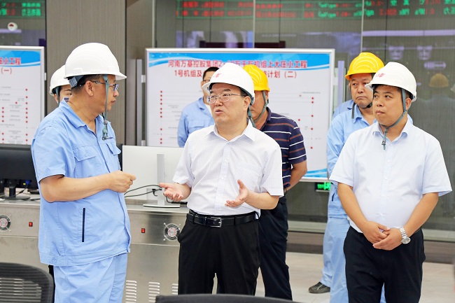 洛陽(yáng)市科協(xié)主席于為民到萬(wàn)基控股集團調研