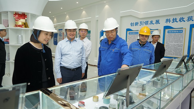 中原銀行總行投行部總經(jīng)理滑欣輝一行到萬(wàn)基控股集團調研