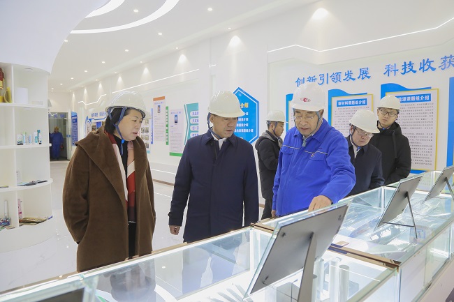 內蒙古霍林郭勒市委副書(shū)記、市長(cháng)嵇海洋一行到萬(wàn)基控股集團考察交流