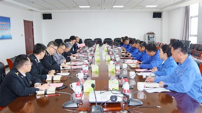 洛陽(yáng)海關(guān)關(guān)長(cháng)周奕豐帶隊到萬(wàn)基控股集團指導外貿工作