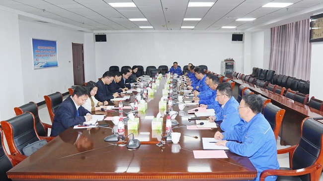 洛陽(yáng)國宏投資控股集團黨委副書(shū)記、總經(jīng)理郭義民一行 到萬(wàn)基控股集團調研