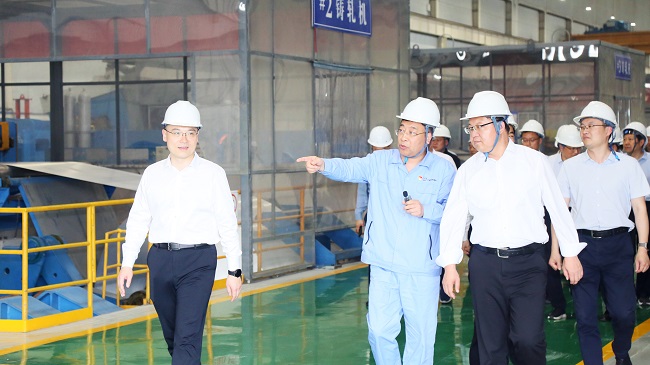 嵩縣產(chǎn)業(yè)觀(guān)摩團到萬(wàn)基控股集團考察產(chǎn)業(yè)發(fā)展工作