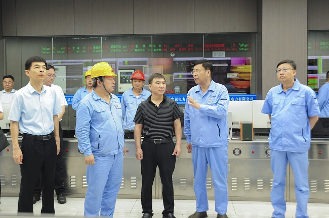 洛陽(yáng)市委常委、常務(wù)副市長(cháng)張玉杰一行到萬(wàn)基控股集團調研