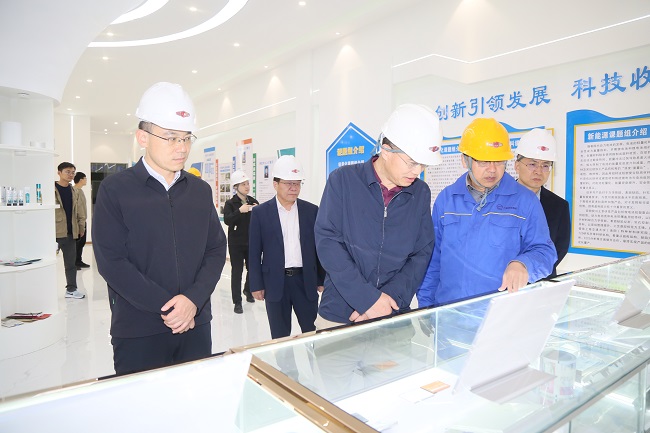先導科技集團董事長(cháng)朱世會(huì )一行到萬(wàn)基控股集團調研