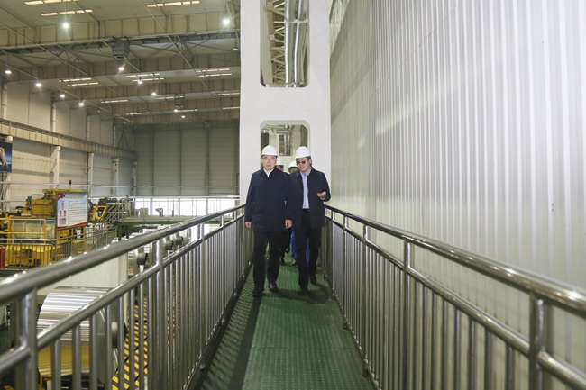 新安縣委書(shū)記王智到萬(wàn)基控股集團調研