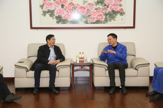 建設銀行洛陽(yáng)分行行長(cháng)張顏君一行到萬(wàn)基控股集團調研