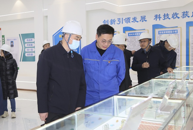 洛陽(yáng)工控集團黨委副書(shū)記李天豐一行到萬(wàn)基控股集團開(kāi)展重點(diǎn)企業(yè)觀(guān)摩