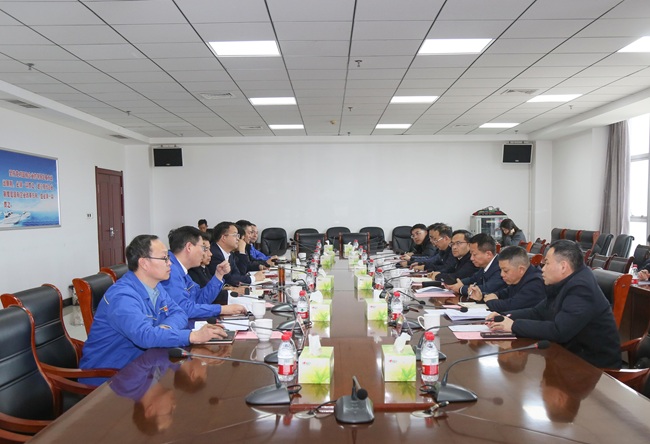 黔西南州委書(shū)記陳昌旭一行到萬(wàn)基控股集團調研