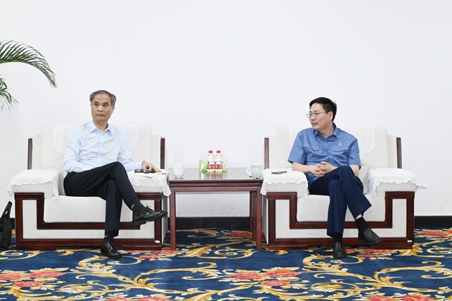 中原證券股份有限公司黨委副書(shū)記、總經(jīng)理李昭欣一行到萬(wàn)基控股集團調研