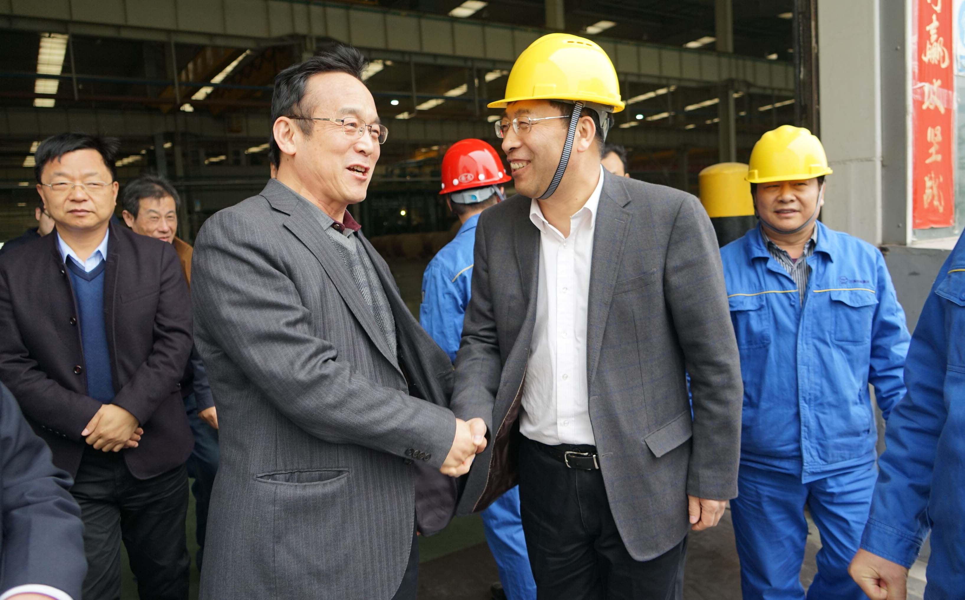 省人大常委會(huì )環(huán)境與資源保護委員會(huì )主任委員張慶義一行到萬(wàn)基控股集團調研