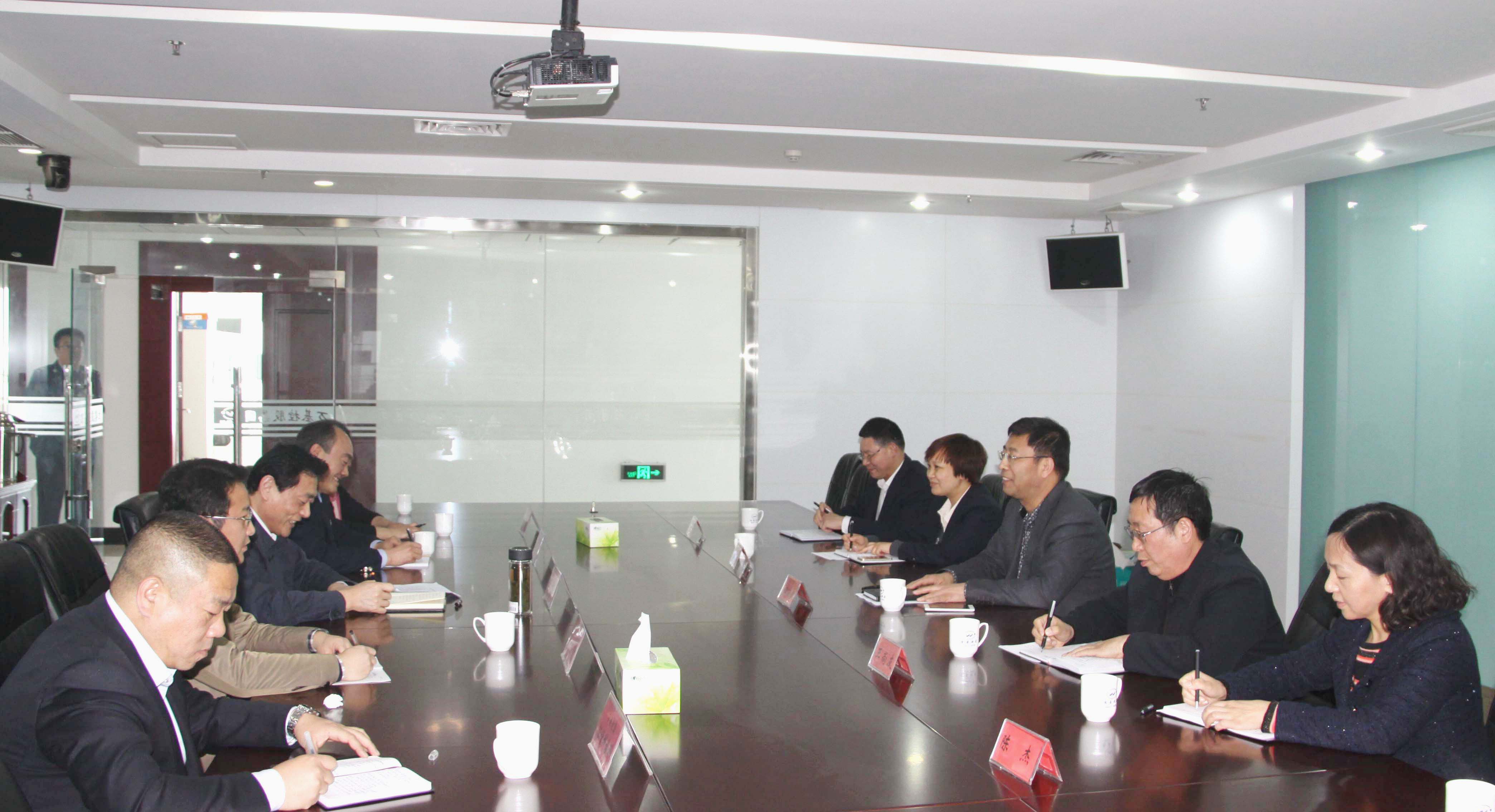 市、縣國稅局領(lǐng)導到我公司調研