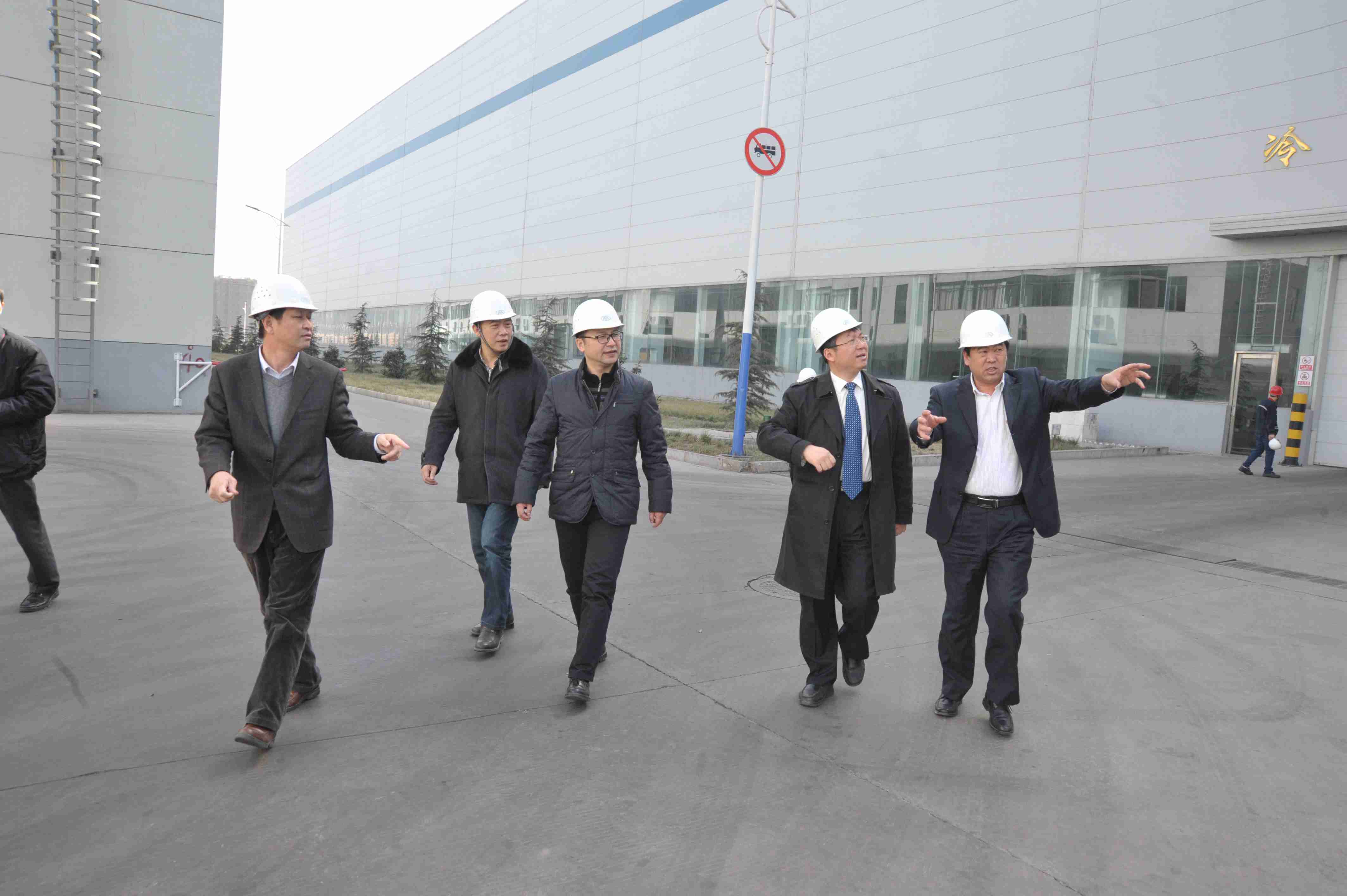 中鐵二十三局高級會(huì )計師杜殿明一行到我公司考察