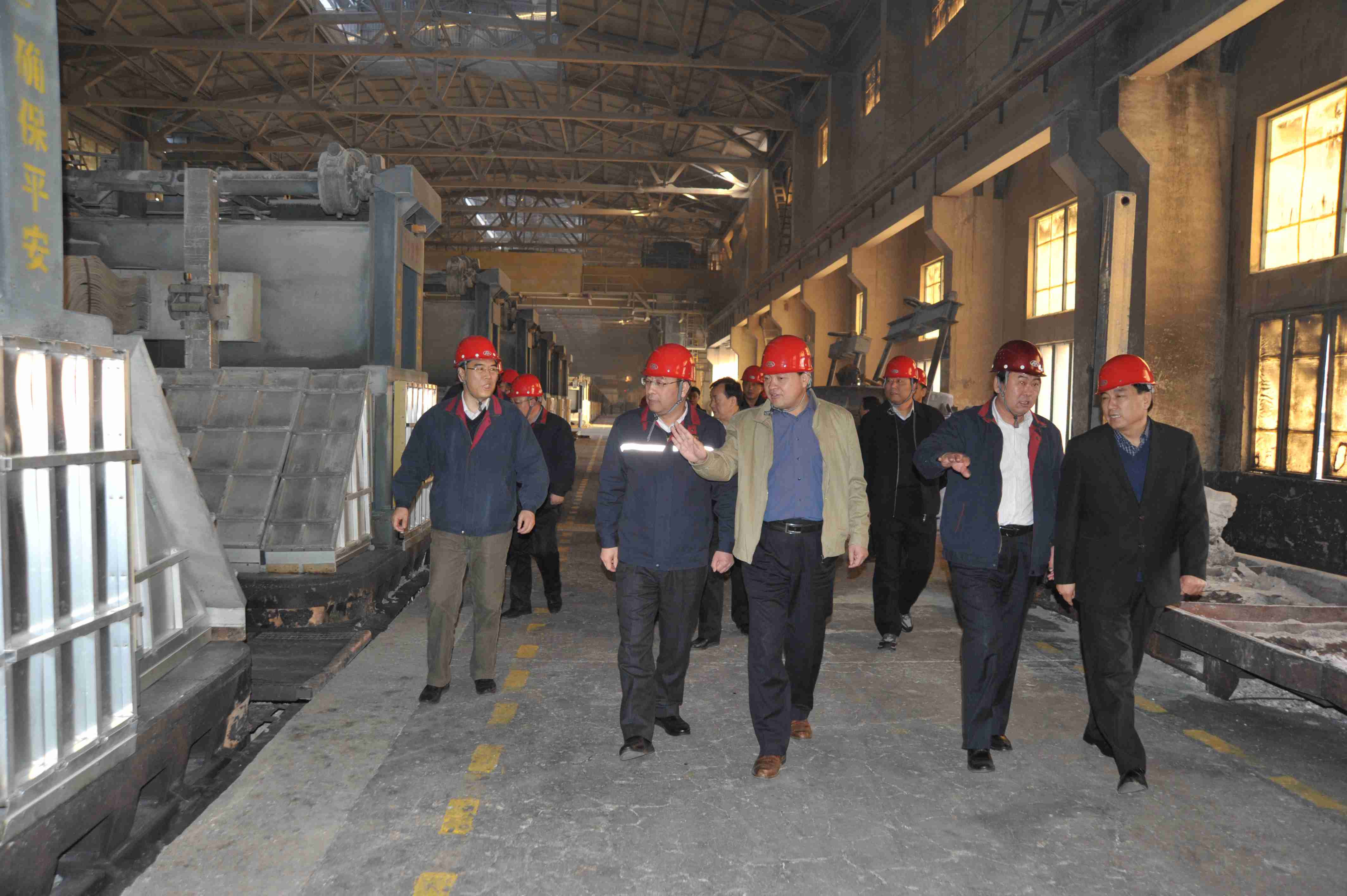 市政府領(lǐng)導尚英照副市長(cháng)到慰問(wèn)一線(xiàn)員工